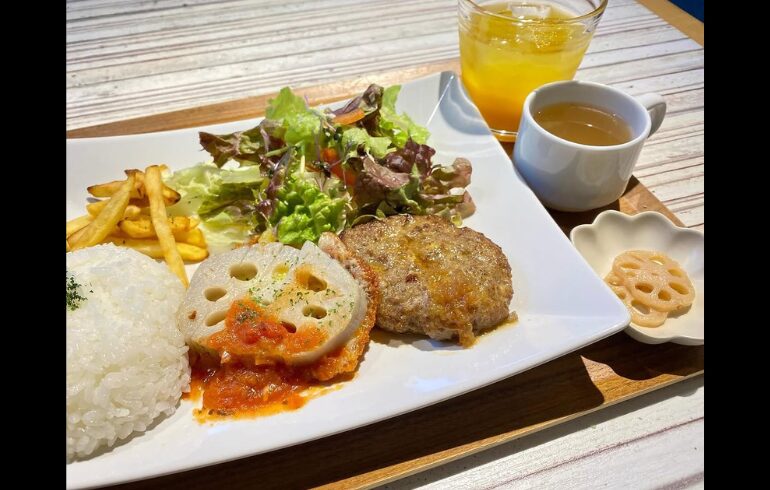 れんまるカフェのハンバーグ