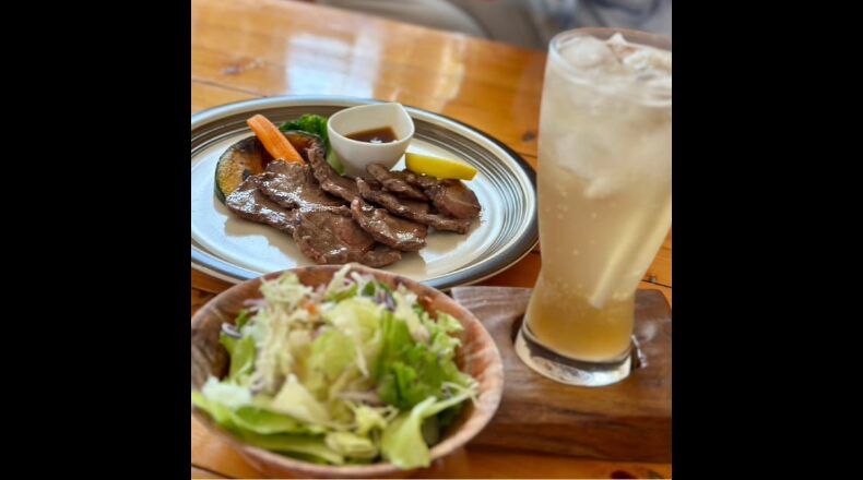 ビーンズカフェのステーキのプレート