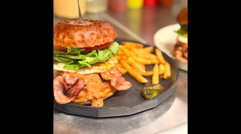 BROOKSTND GRILLのバーガー