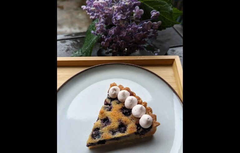 カフェ金澤園のブルーベリーのタルト
