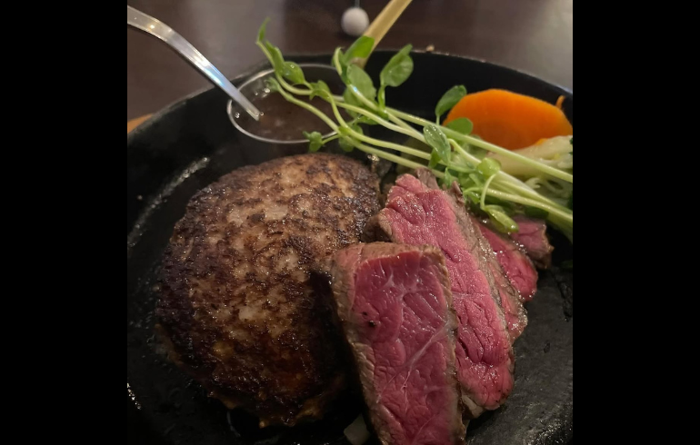GRILL&CAFE 山ノ辺のハンバーグとステーキの鉄板