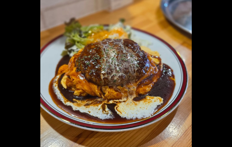JANZENのハンバーグオムライス