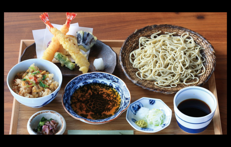 安藝之國 茶房 庭テラスの天ざる定食