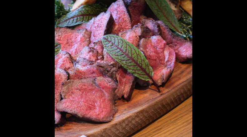 The TERRACEの霧島和牛の薪焼き