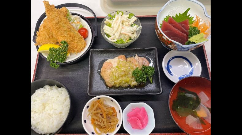 ばんやのアジフライと刺身の定食