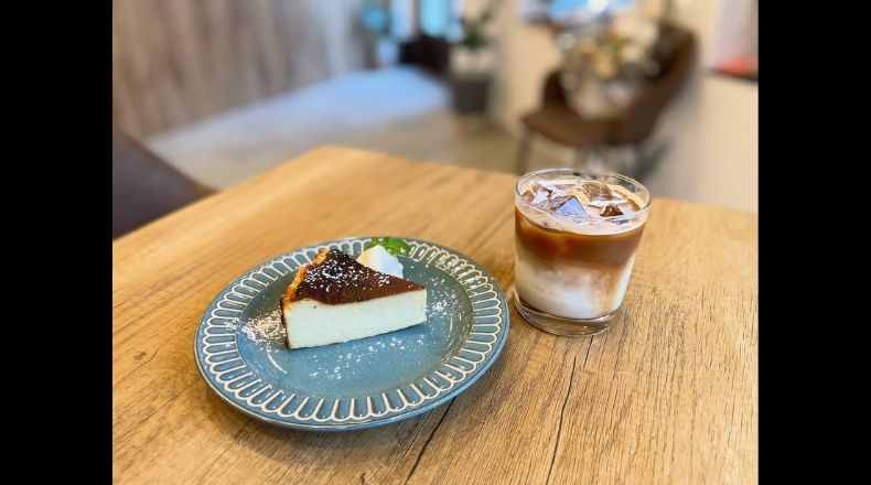 CAFE Plaisirのバスクチーズケーキ