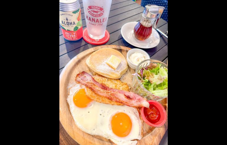 R cafeのプレート