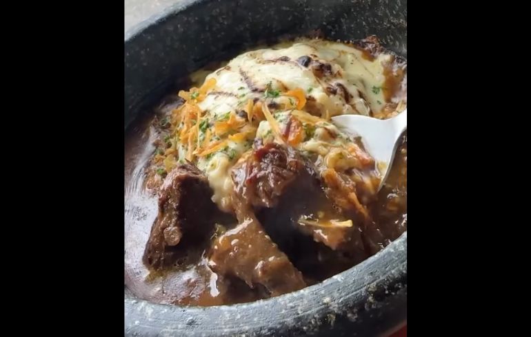 六軒村しふぉんのチーズビーフカレー