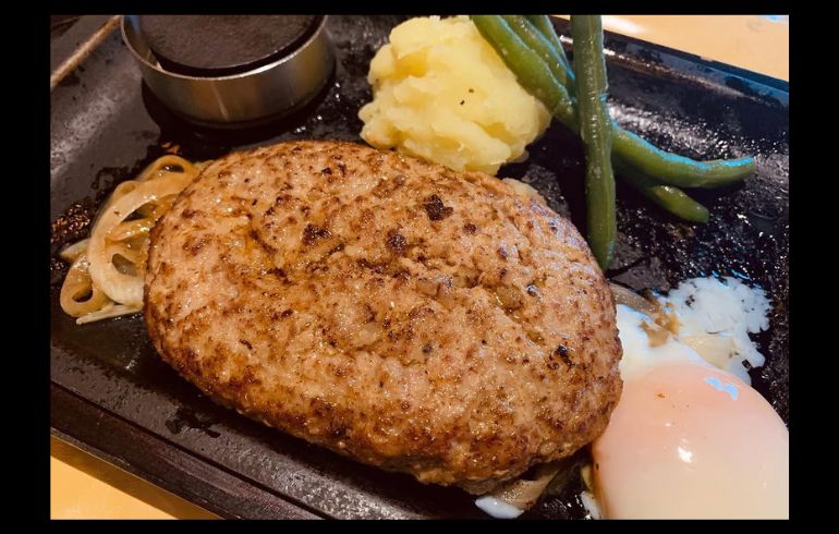 ソヌーテのハンバーグステーキ